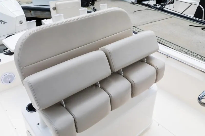 Slide: The Image of Boston Whaler 210 Montauk 2026 - 25