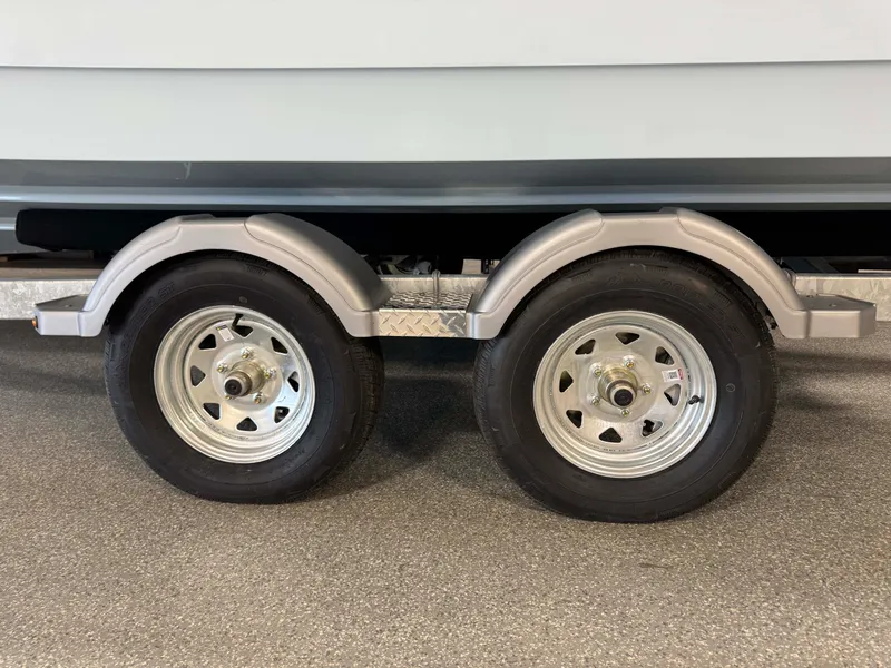 Slide: The Image of Boston Whaler 210 Montauk 2026 - 55