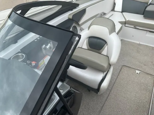 Slide: The Image of Scarab 215 HO 2015 - 7