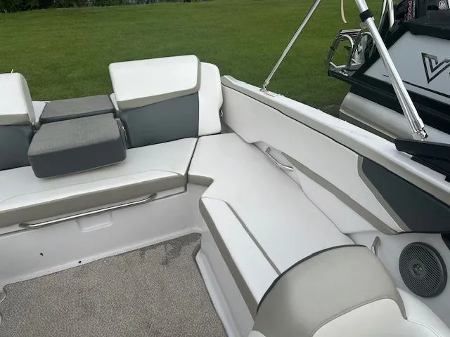 Slide: The Image of Scarab 215 HO 2015 - 9