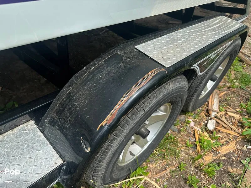 Slide: The Image of Damage on the fender - 16515969