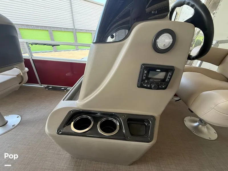 Slide: The Image of Stereo &amp; Beverage Holders - 16445779