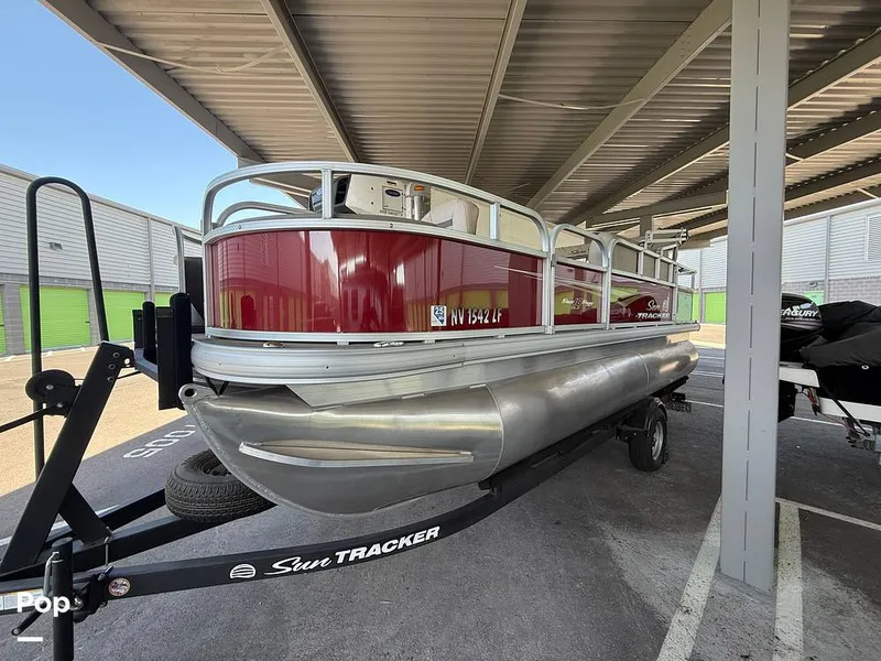 Slide: The Image of Sun Tracker BASS-BUGGY 18 DLX 2025 - 16445871