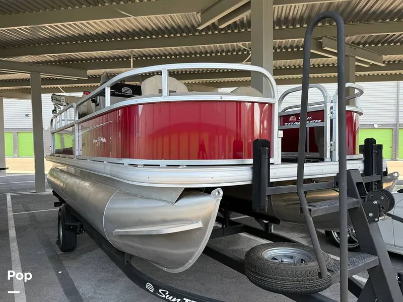 Slide: The Image of Sun Tracker BASS-BUGGY 18 DLX 2025 - 16445876