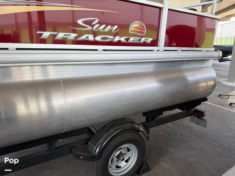 Slide: The Image of Sun Tracker BASS-BUGGY 18 DLX 2025 - 16445850