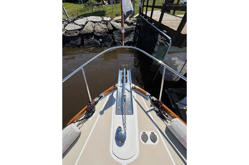 Slide: The Image of Grand Banks 38 Eastbay EX 1998 - 109