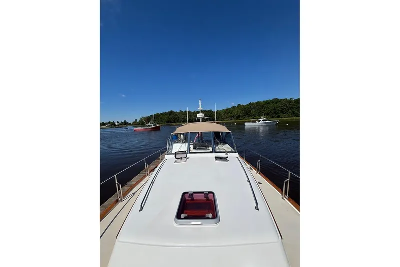 Slide: The Image of Grand Banks 38 Eastbay EX 1998 - 110