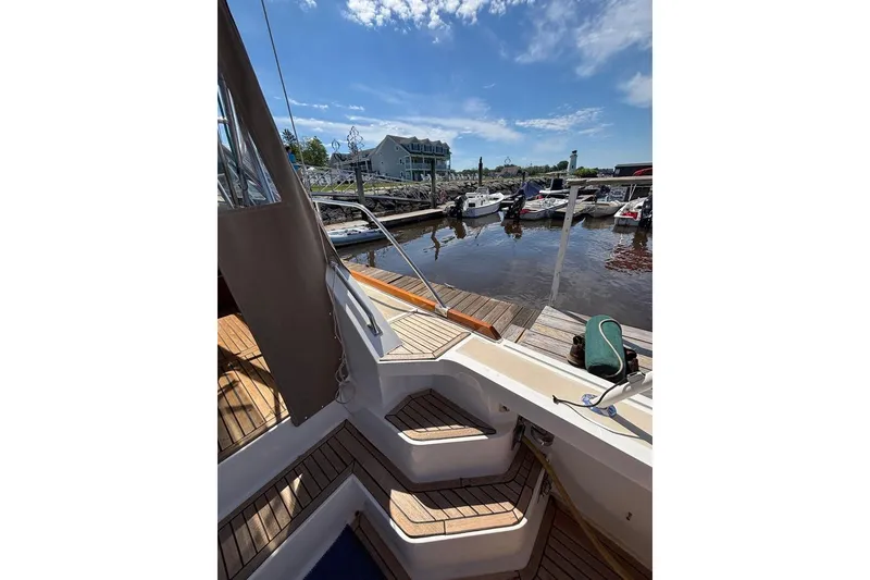 Slide: The Image of Grand Banks 38 Eastbay EX 1998 - 103