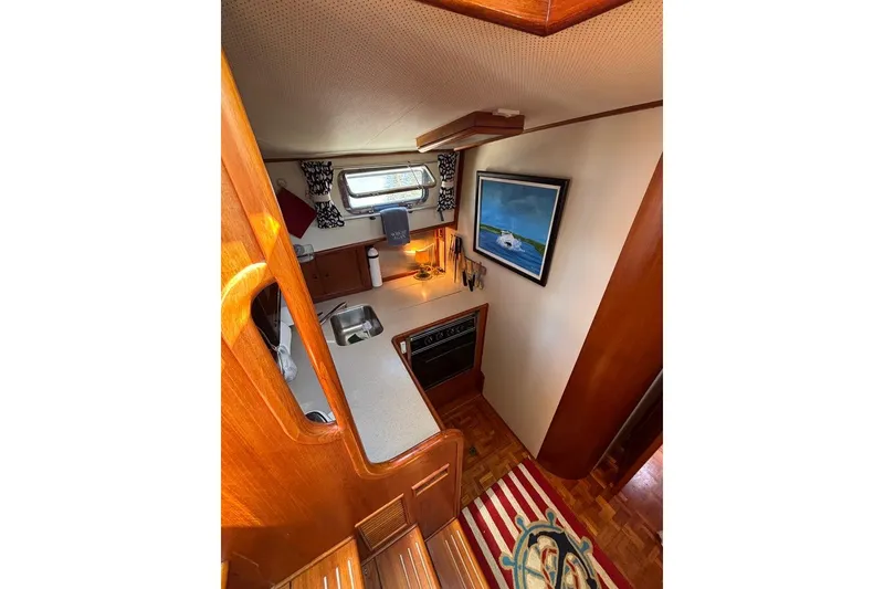 Slide: The Image of Grand Banks 38 Eastbay EX 1998 - 70