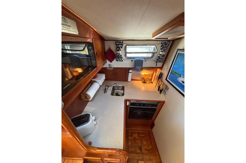 Slide: The Image of Grand Banks 38 Eastbay EX 1998 - 71