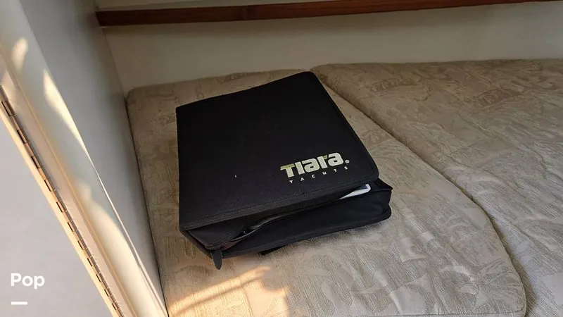 Slide: The Image of Tiara 2900 Coronet 2001 - 16633863