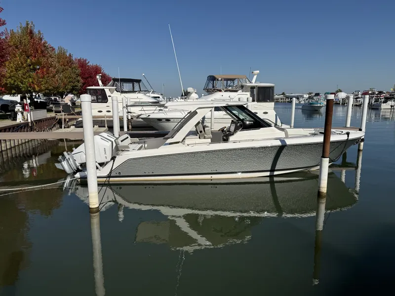 Slide: The Image of Tiara 34LS 2025 - 2