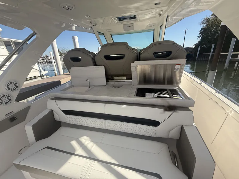 Slide: The Image of Tiara 34LS 2025 - 31