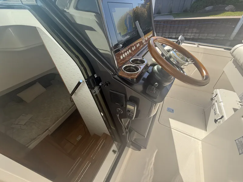 Slide: The Image of Tiara 34LS 2025 - 39