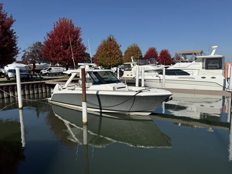 Slide: The Image of Tiara 34LS 2025 - 4