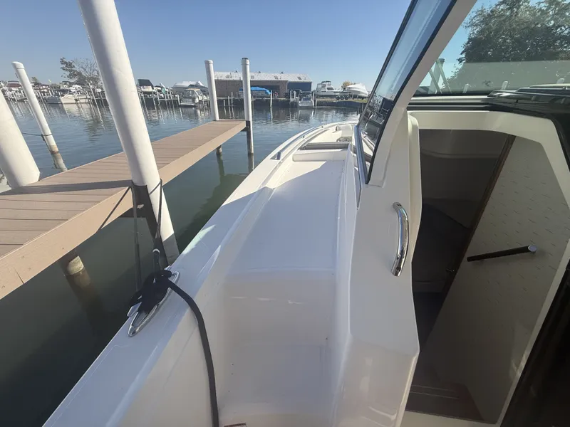 Slide: The Image of Tiara 34LS 2025 - 40