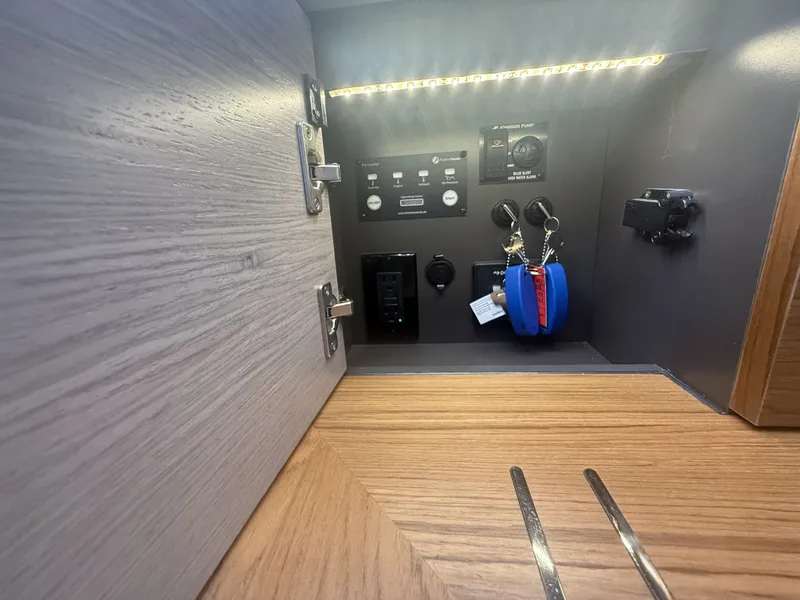 Slide: The Image of Tiara 34LS 2025 - 46