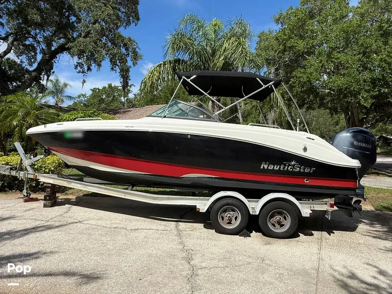 Slide: The Image of NauticStar 223 DC Sport Deck 2016 - 16456107