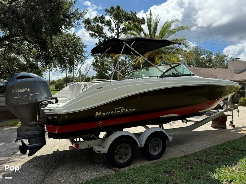Slide: The Image of NauticStar 223 DC Sport Deck 2016 - 16456112