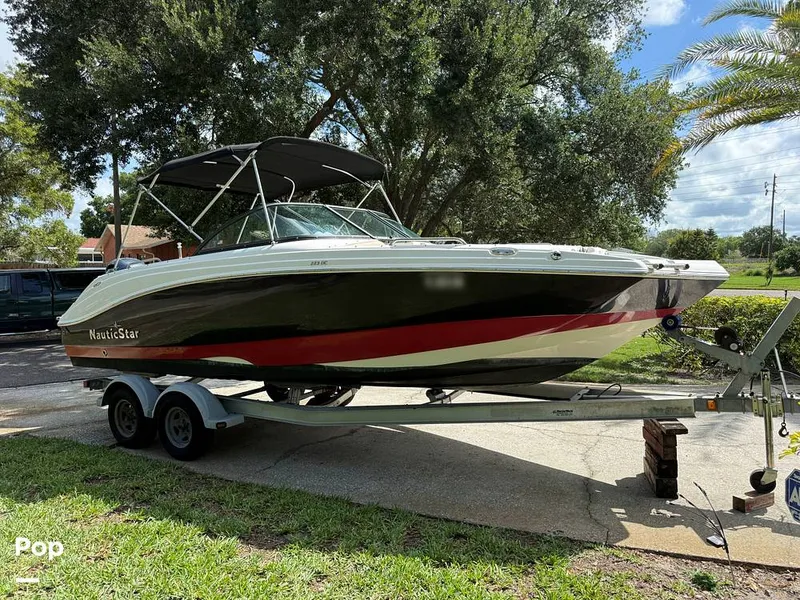 Slide: The Image of NauticStar 223 DC Sport Deck 2016 - 16456114