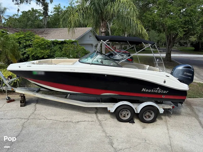 Slide: The Image of NauticStar 223 DC Sport Deck 2016 - 16456119