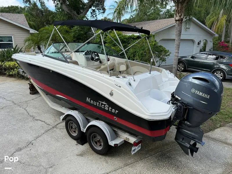 Slide: The Image of NauticStar 223 DC Sport Deck 2016 - 16456122
