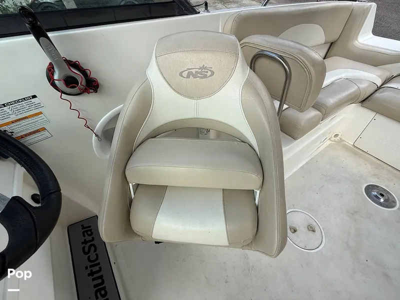Slide: The Image of NauticStar 223 DC Sport Deck 2016 - 16456148