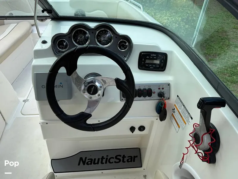 Slide: The Image of NauticStar 223 DC Sport Deck 2016 - 16456150