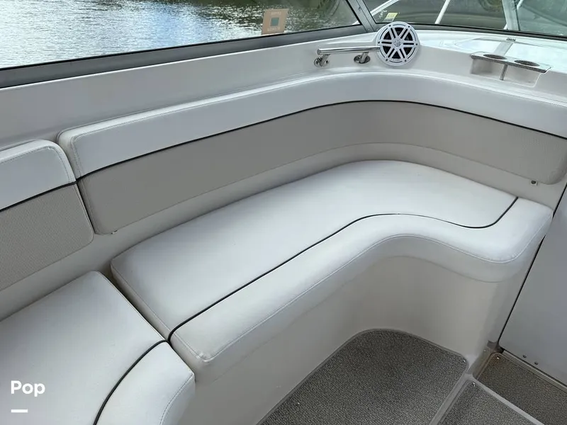 Slide: The Image of Rinker 320 Express Cruiser 2006 - 16473281