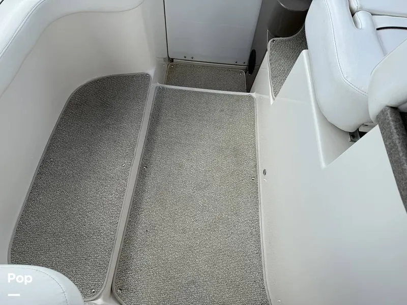 Slide: The Image of Rinker 320 Express Cruiser 2006 - 16473284