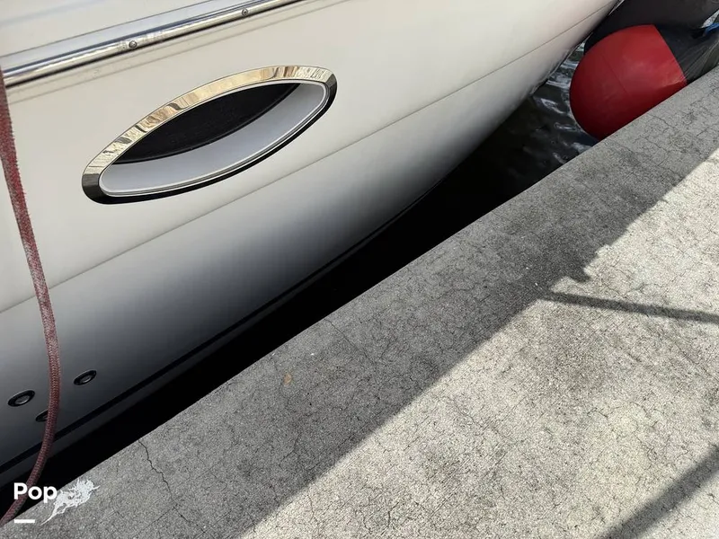 Slide: The Image of Rinker 320 Express Cruiser 2006 - 16473249