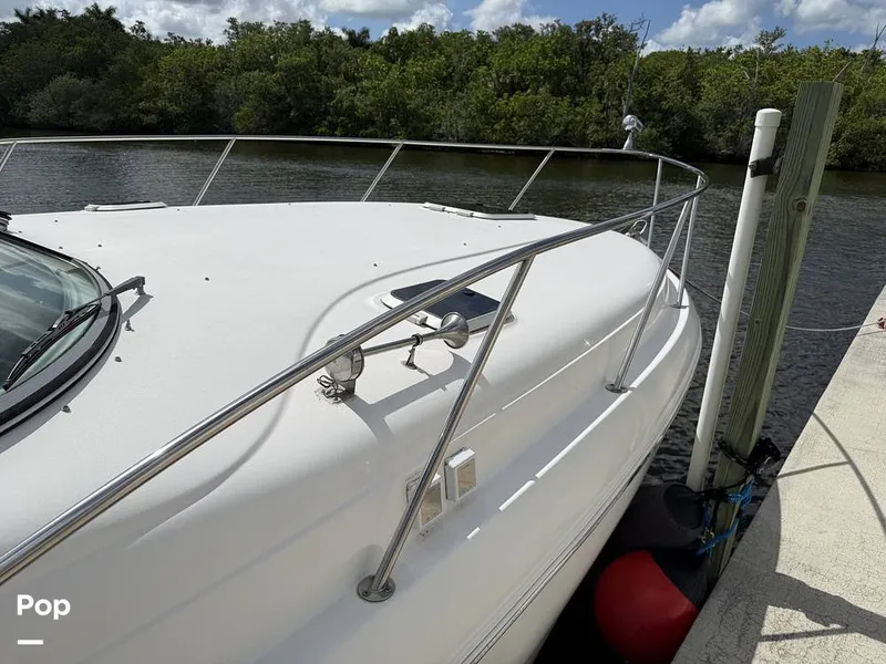 Slide: The Image of Rinker 320 Express Cruiser 2006 - 16473250
