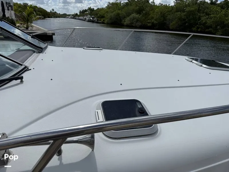 Slide: The Image of Rinker 320 Express Cruiser 2006 - 16473253
