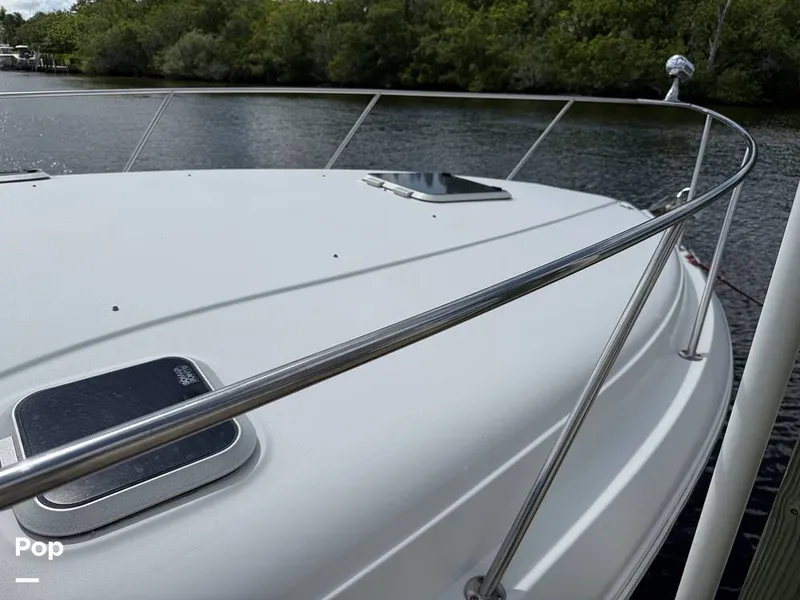 Slide: The Image of Rinker 320 Express Cruiser 2006 - 16473254