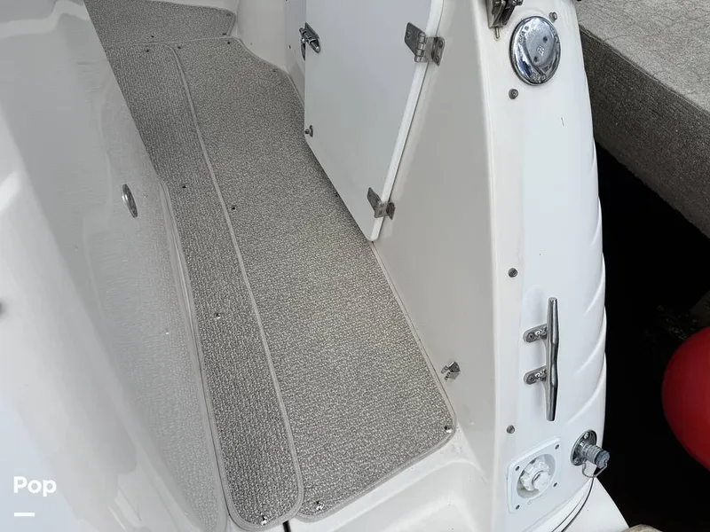 Slide: The Image of Rinker 320 Express Cruiser 2006 - 16473261