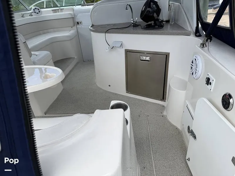 Slide: The Image of Rinker 320 Express Cruiser 2006 - 16473262