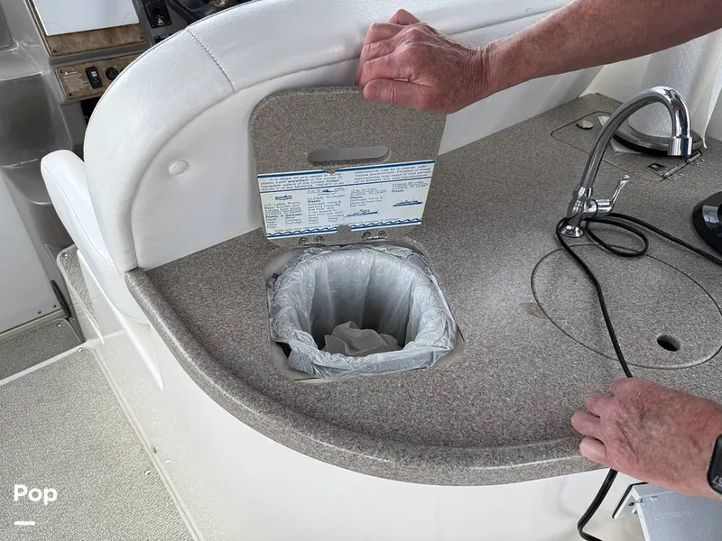 Slide: The Image of Rinker 320 Express Cruiser 2006 - 16473278