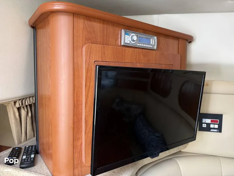 Slide: The Image of Rinker 320 Express Cruiser 2006 - 16473297