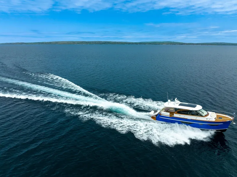 Slide: The Image of Burger 48 CRUISER 2019 - 17