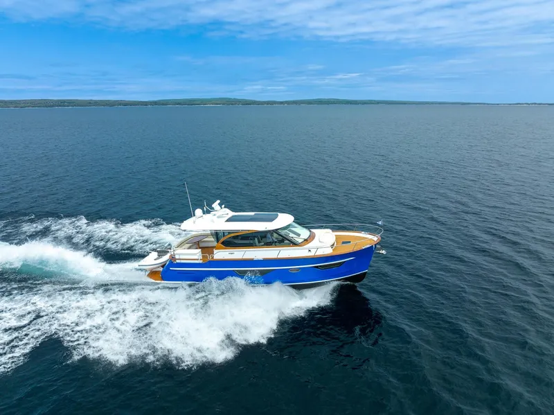 Slide: The Image of Burger 48 CRUISER 2019 - 20