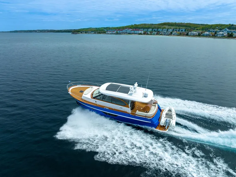 Slide: The Image of Burger 48 CRUISER 2019 - 23