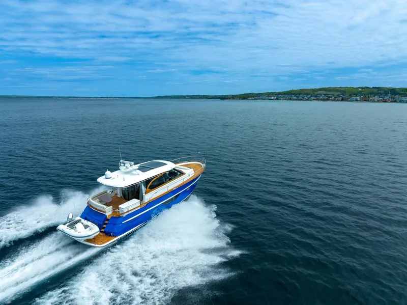 Slide: The Image of Burger 48 CRUISER 2019 - 28