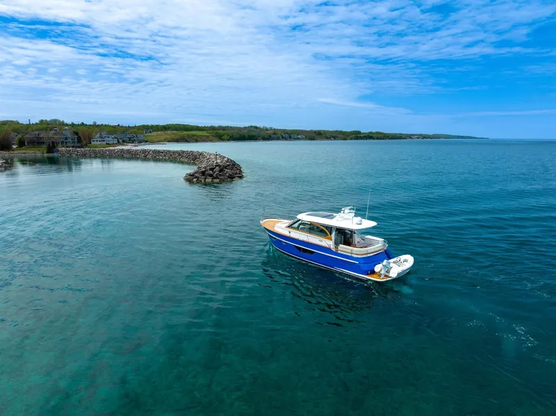 Slide: The Image of Burger 48 CRUISER 2019 - 30