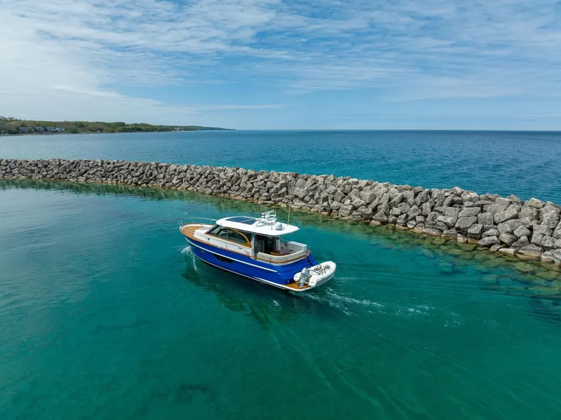 Slide: The Image of Burger 48 CRUISER 2019 - 34