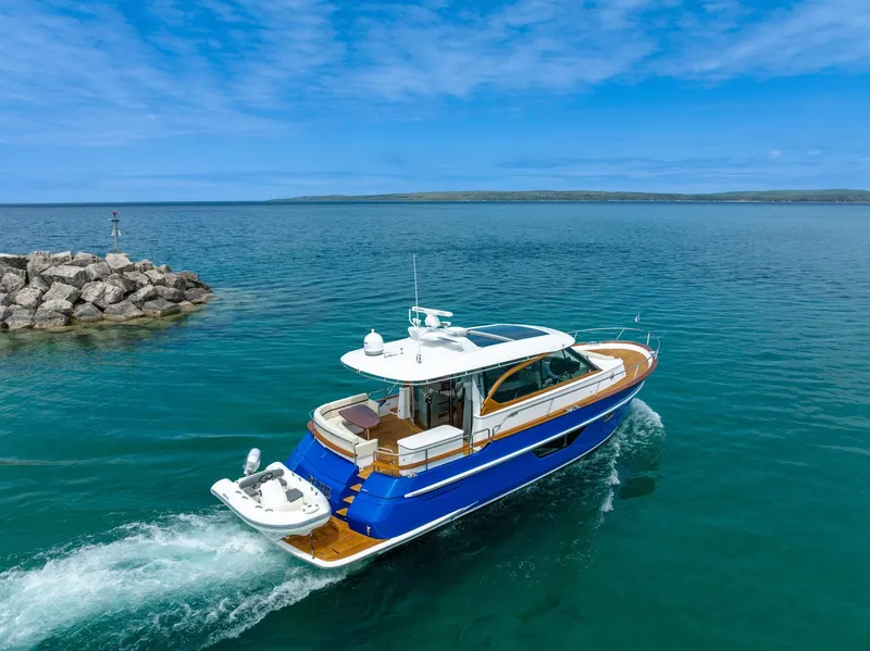 Slide: The Image of Burger 48 CRUISER 2019 - 40