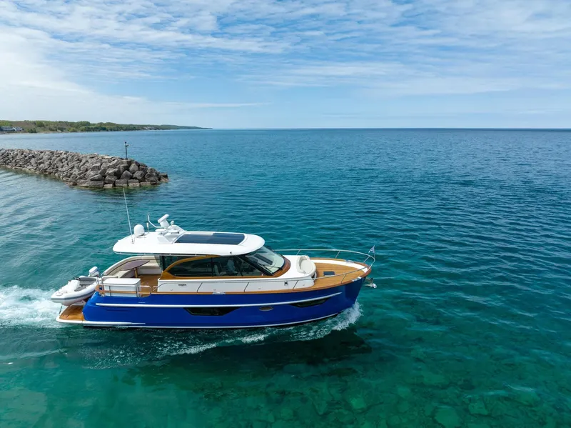 Slide: The Image of Burger 48 CRUISER 2019 - 43