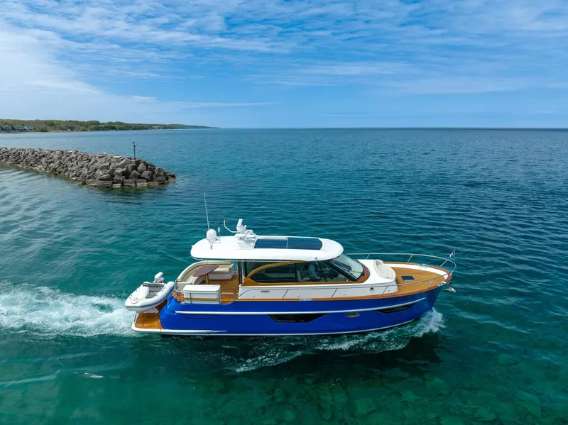 Slide: The Image of Burger 48 CRUISER 2019 - 44