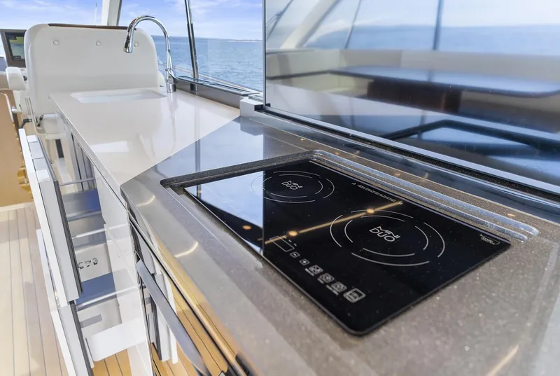 Slide: The Image of Burger 48 CRUISER 2019 - 64