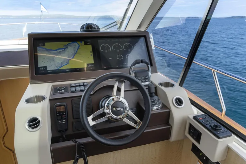 Slide: The Image of Burger 48 CRUISER 2019 - 68