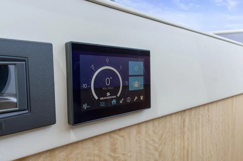 Slide: The Image of Burger 48 CRUISER 2019 - 74